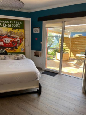 Studio Porsche entrée indépendante, parking privé